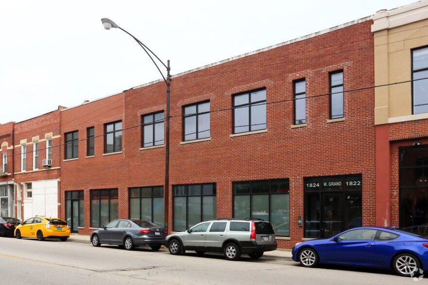 1820-1830 W Grand Ave, Chicago, IL à louer - Photo de l’immeuble – Image 1 sur 8