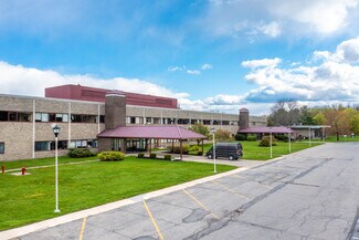 Plus de détails pour 900 Dutchess Tpke, Poughkeepsie, NY - Industriel/Logistique à louer