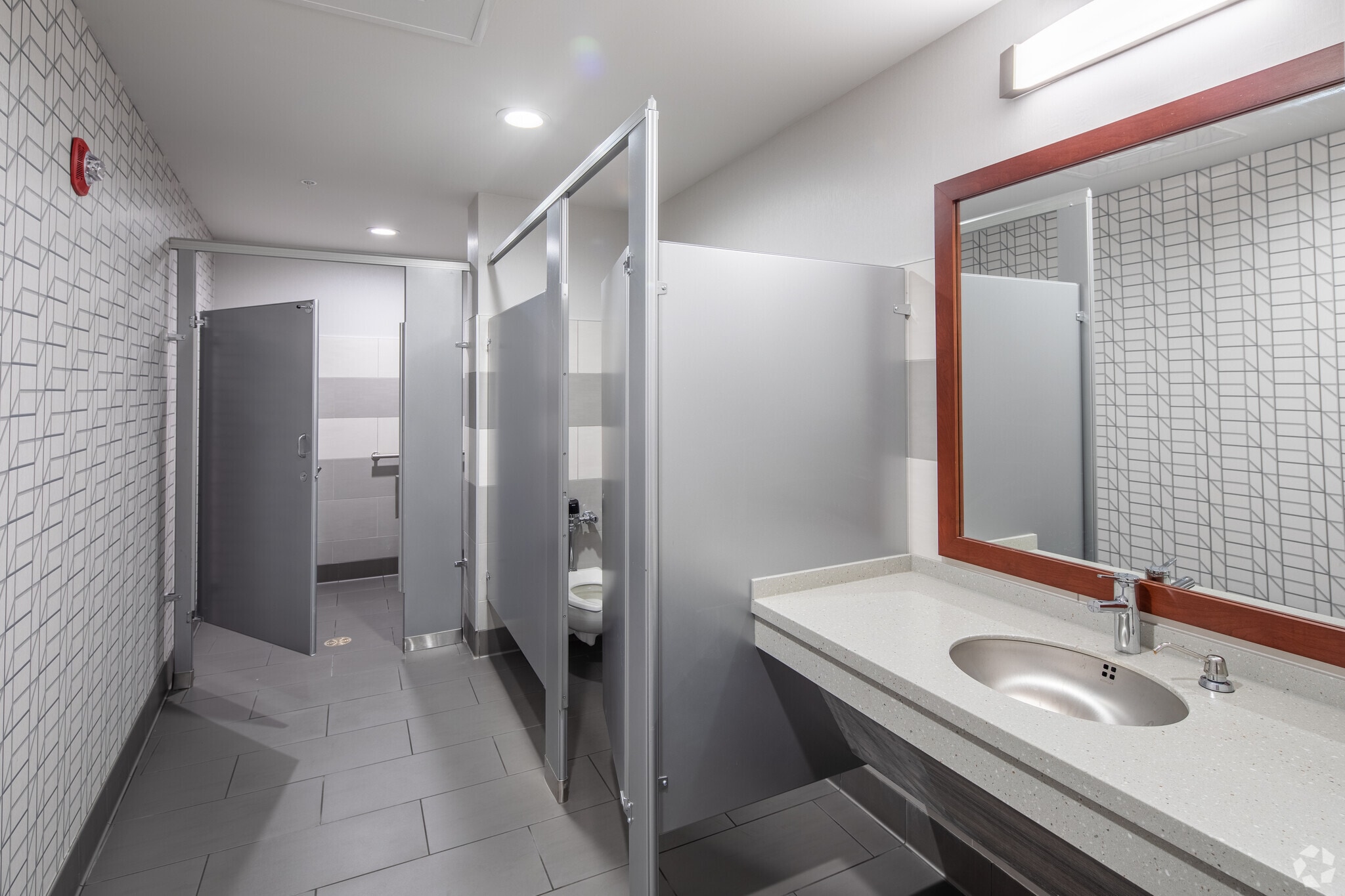 135 N Meramec Ave, Clayton, MO à louer Photo intérieure– Image 1 sur 9