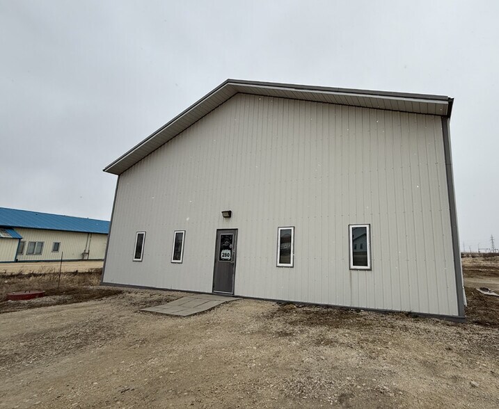 280 Transport Rd, Sunnyside, MB à louer - Photo de l’immeuble – Image 2 sur 10