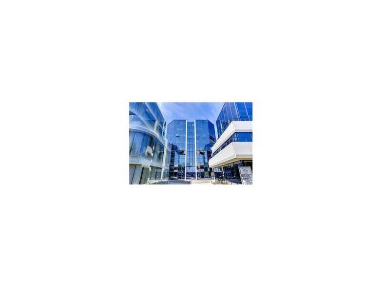 22 Quai Gallieni, Suresnes à louer - Photo de l’immeuble – Image 1 sur 8
