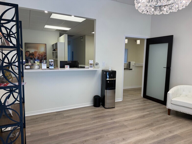 2701-2703 Rew Cir, Ocoee, FL à louer - Photo de l’immeuble – Image 3 sur 19