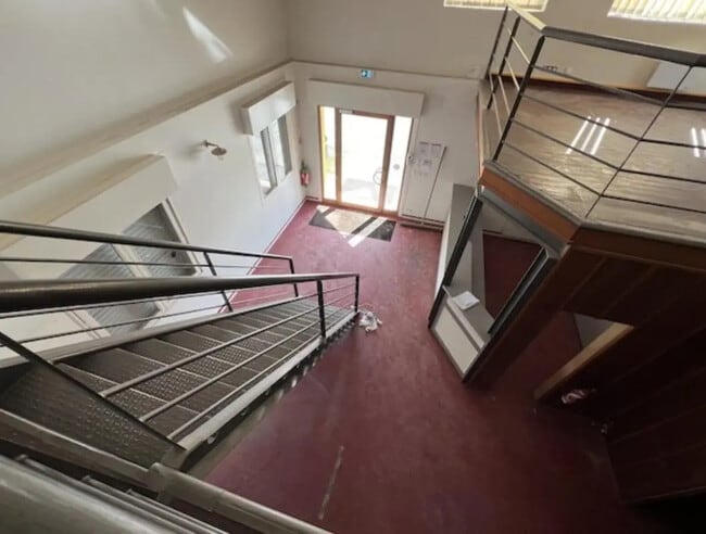 Plus de détails pour Local d’activités à vendre