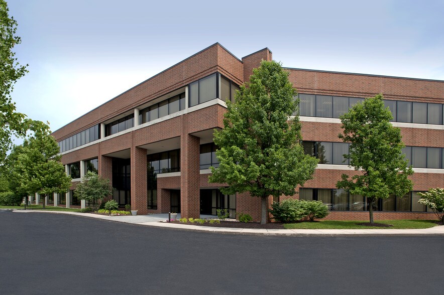 1605 Valley Center Pkwy, Bethlehem, PA à vendre - Photo de l’immeuble – Image 2 sur 7