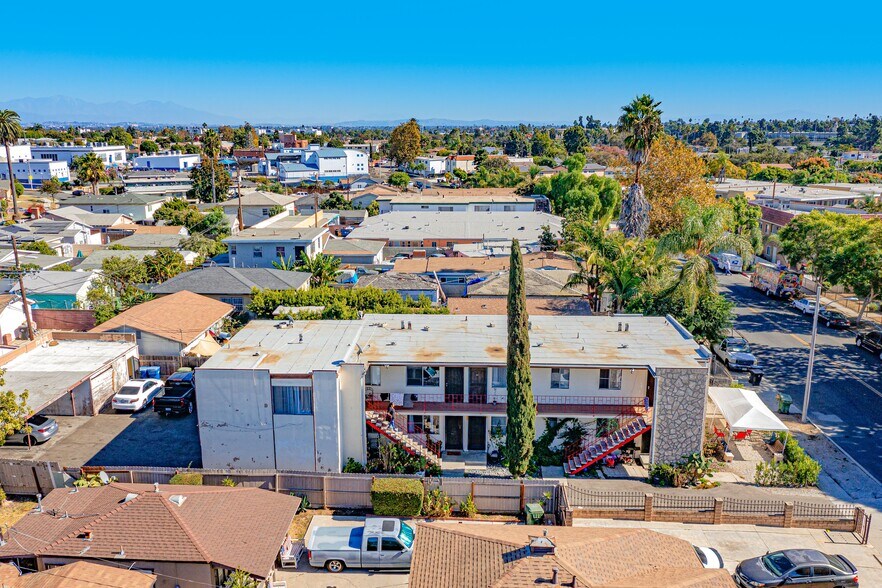 579 Hyde Park Pl, Inglewood, CA à vendre - Photo de l’immeuble – Image 3 sur 9