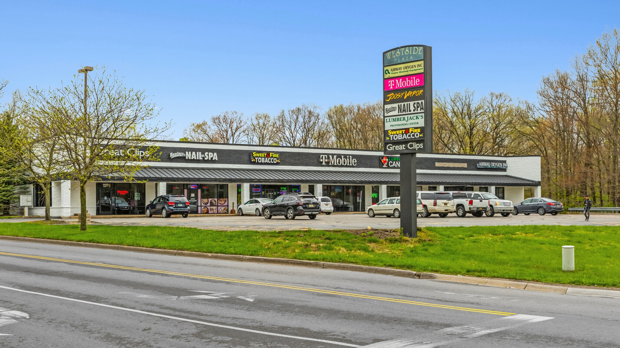1450 M-43, Hastings, MI à vendre Photo de l’immeuble– Image 1 sur 8