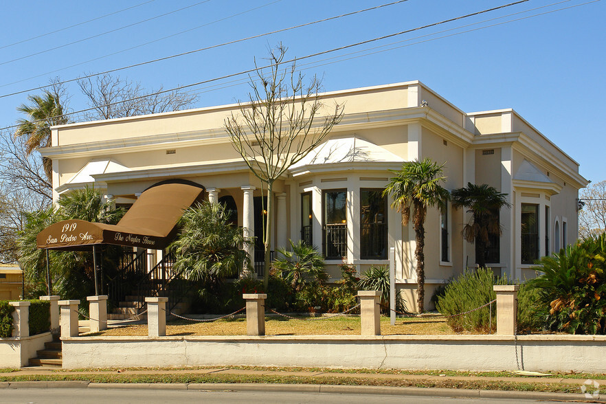 1919 San Pedro Ave, San Antonio, TX à louer - Photo principale – Image 1 sur 9