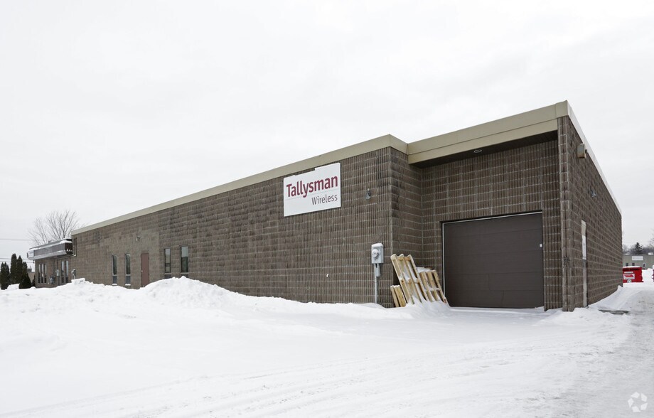 106 Schneider Rd, Ottawa, ON à louer - Photo de l’immeuble – Image 2 sur 4