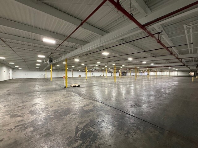 1243 E Garner Bagnal Blvd, Statesville, NC à louer - Photo de l’immeuble – Image 1 sur 7