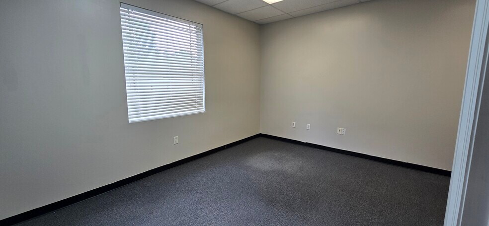 10843 Park Dr, Riverview, FL à louer - Photo de l’immeuble – Image 3 sur 11