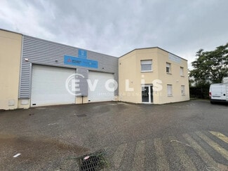 Plus de détails pour 14 Rue André Sentuc, Vénissieux - Bureau, Local d'activités à louer