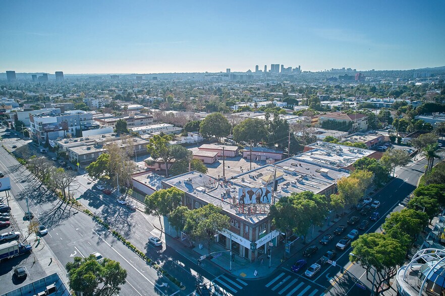 7900 Santa Monica Blvd, West Hollywood, CA à louer - Photo de l’immeuble – Image 3 sur 3