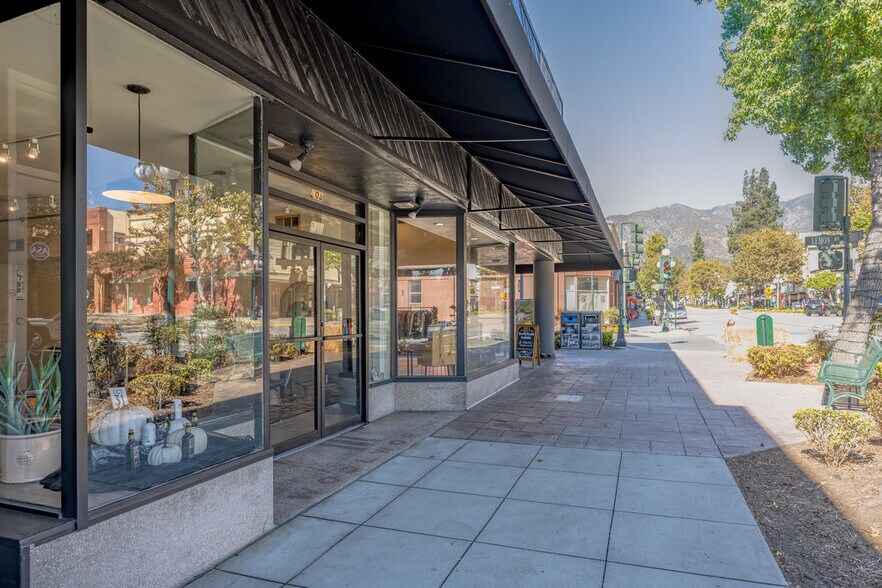 501 S Myrtle Ave, Monrovia, CA à vendre - Photo de l’immeuble – Image 3 sur 72