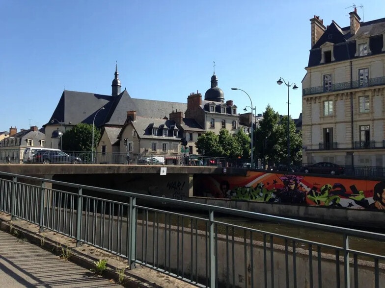 Bureau dans Rennes à louer - Photo de l’immeuble – Image 1 sur 4