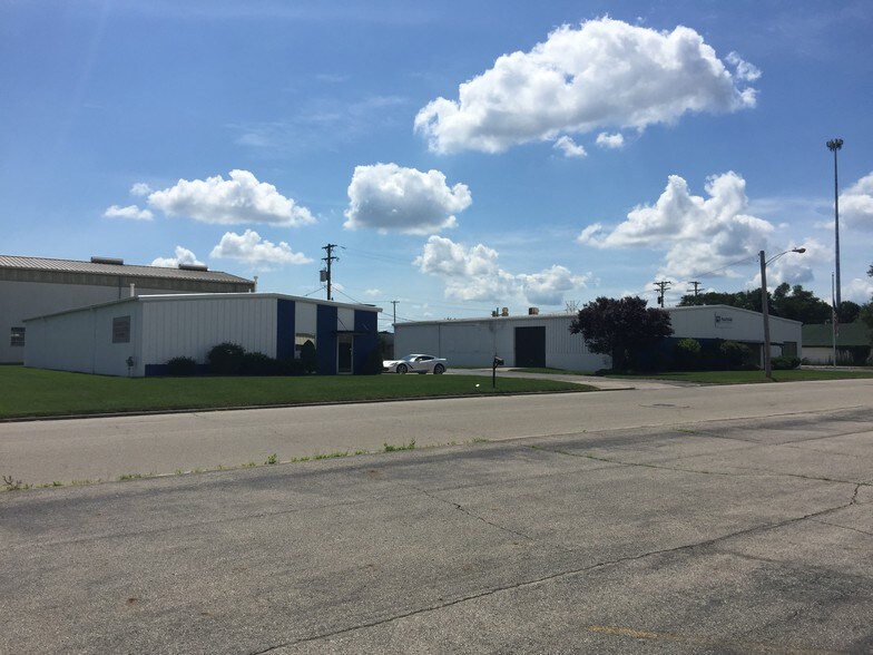 30 Commerce Park Dr, Dayton, OH à louer - Photo de l’immeuble – Image 3 sur 17