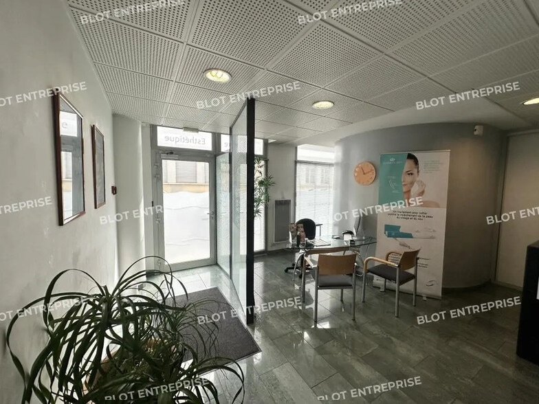 4 Rue Jacques Gabriel, Rennes à louer - Photo de l’immeuble – Image 3 sur 6