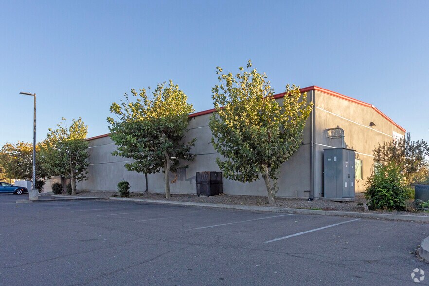 1525 W 14th St, Merced, CA à louer - Photo de l’immeuble – Image 3 sur 3