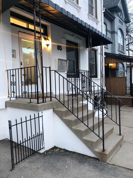 85 Wilson St, Hamilton, ON à vendre - Photo de l’immeuble – Image 3 sur 19
