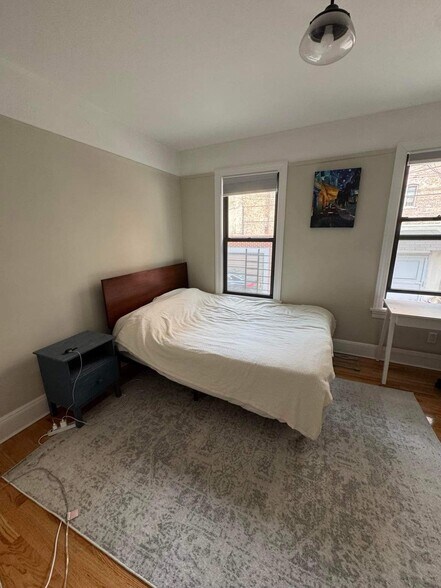 2321 28th Ave, Astoria, NY à vendre - Photo intérieure – Image 3 sur 18