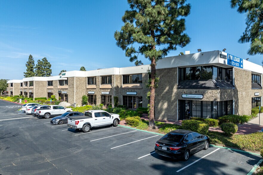 12802 Valley View St, Garden Grove, CA à vendre - Photo de l’immeuble – Image 2 sur 12