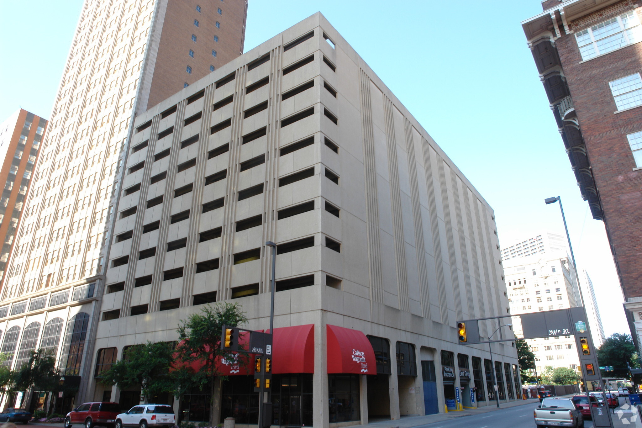 701 Houston St, Fort Worth, TX à louer Photo de l’immeuble– Image 1 sur 3
