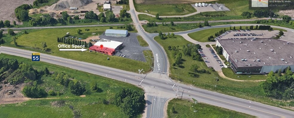 4352 Willow Dr, Medina, MN à louer - Photo de l’immeuble – Image 3 sur 7