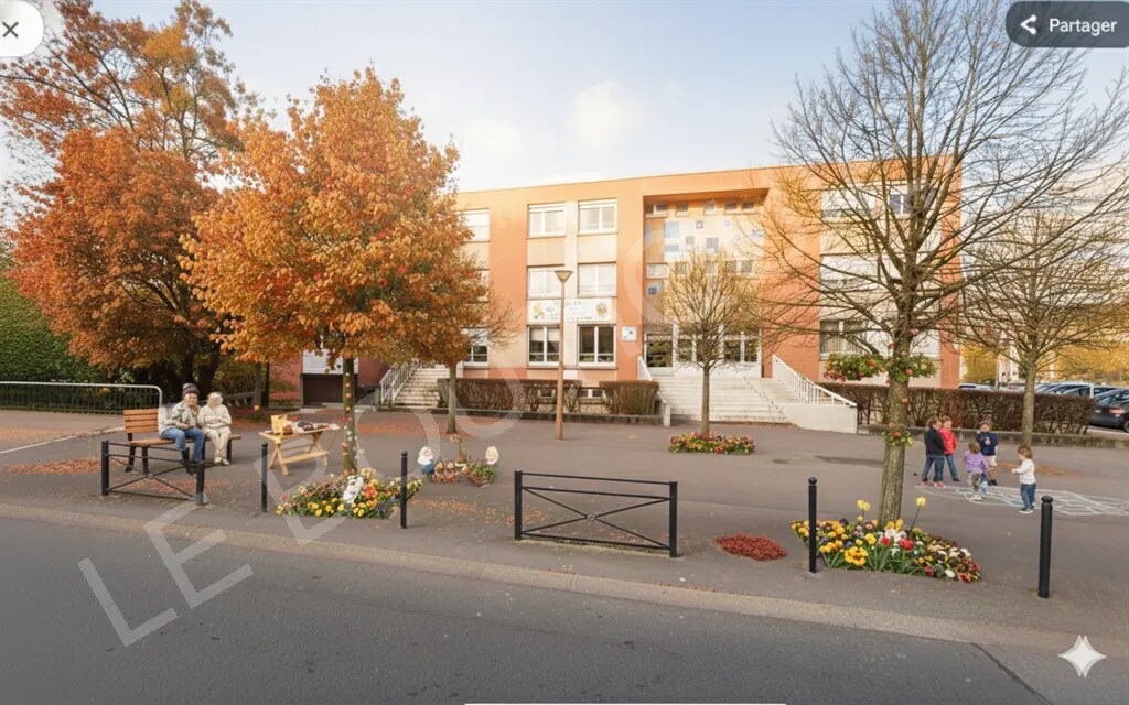 Bureau dans Évry-Courcouronnes à vendre Photo de l’immeuble– Image 1 sur 9