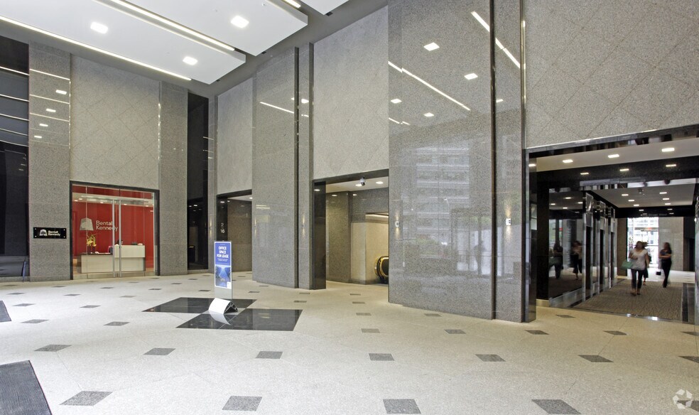 145 King St W, Toronto, ON à louer - Photo de l’immeuble – Image 2 sur 10