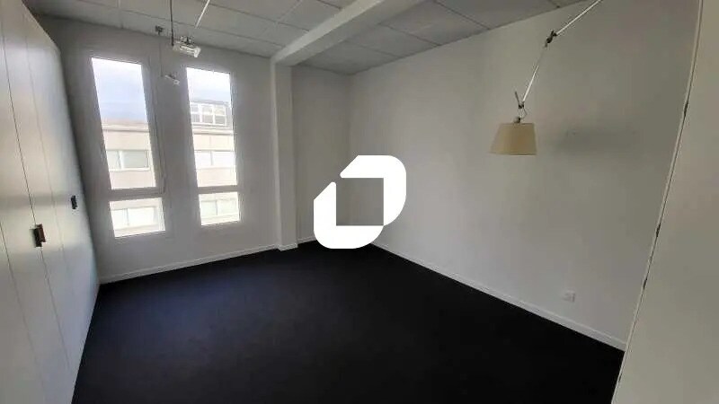 Bureau dans Mérignac à louer - Photo de l’immeuble – Image 3 sur 8