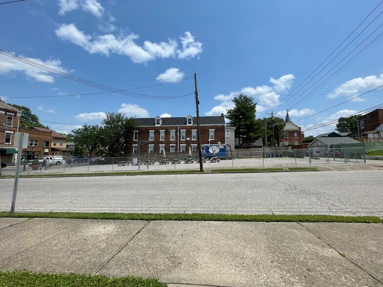 333 Elm St, Ludlow, KY à vendre - Photo de l’immeuble – Image 3 sur 9