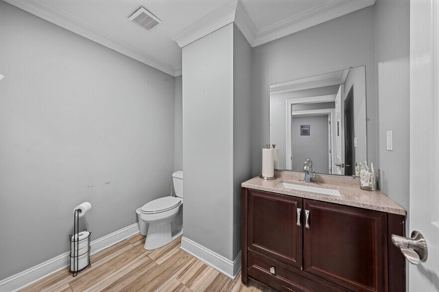 245-247 Elizabeth Ave, Elizabeth, NJ à louer - Photo de l’immeuble – Image 2 sur 23