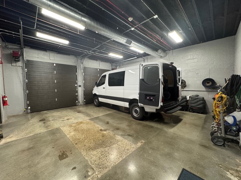 817 Moody St, Waltham, MA à louer - Photo intérieure – Image 3 sur 19