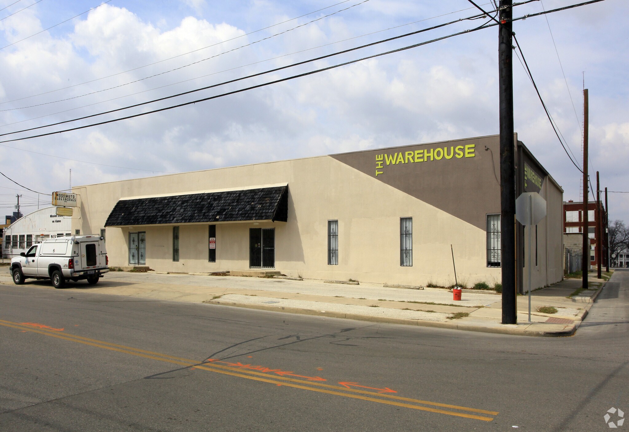 923-927 N Alamo St, San Antonio, TX à louer Photo principale– Image 1 sur 4