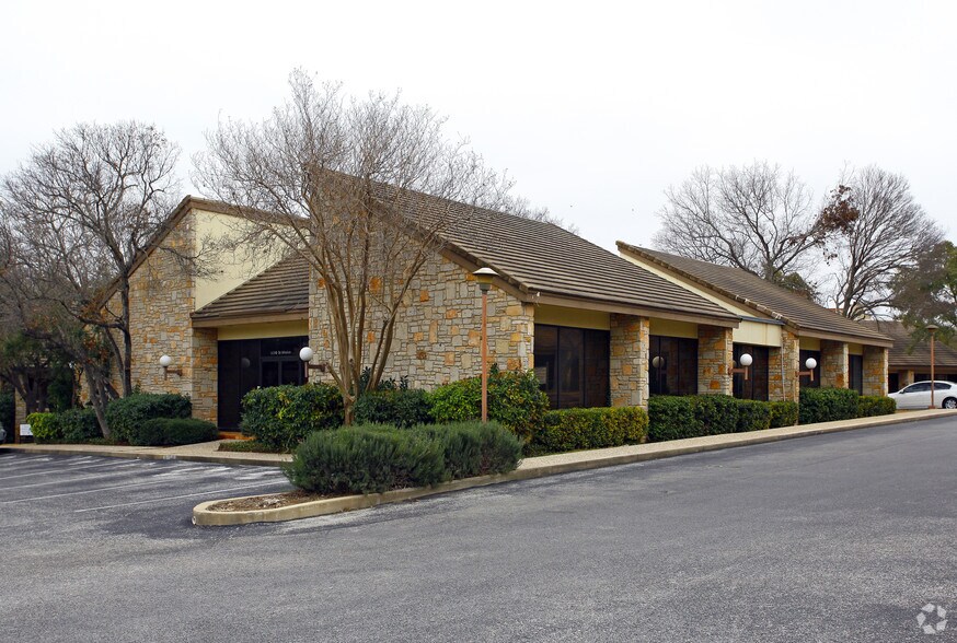 11322 Sir Winston St, San Antonio, TX à louer - Photo de l’immeuble – Image 3 sur 7