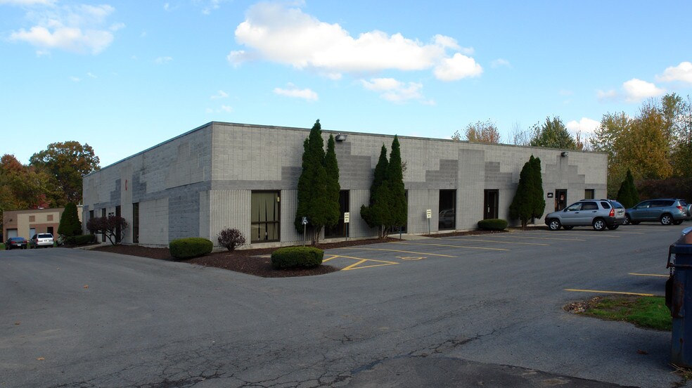 200 Gateway Park Dr, Syracuse, NY à louer - Photo de l’immeuble – Image 2 sur 32