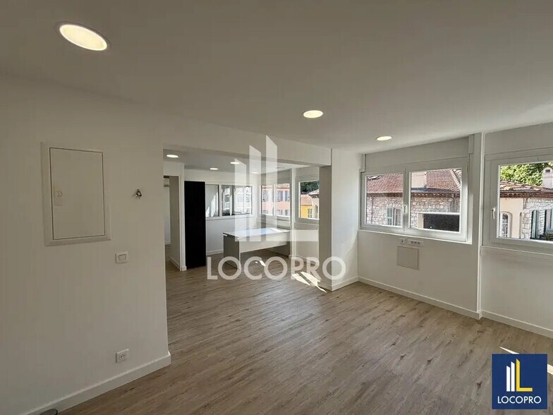 Bureau dans Cagnes-sur-Mer à louer - Photo de l’immeuble – Image 3 sur 5