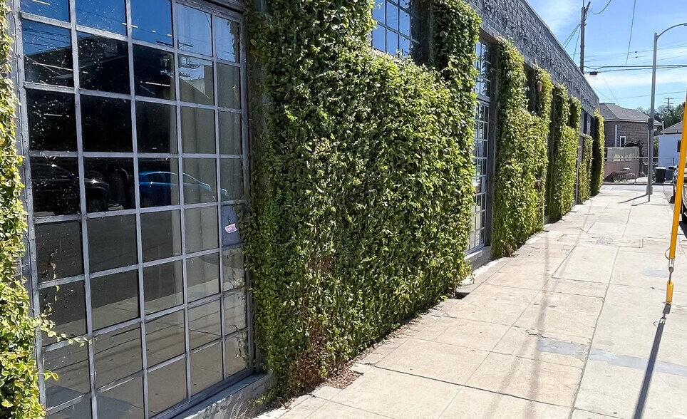 332-338 S Avenue 17 Ave, Los Angeles, CA à vendre - Photo de l’immeuble – Image 3 sur 11