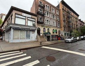 239 W 105th St, New York, NY à louer Photo de l’immeuble– Image 1 sur 7