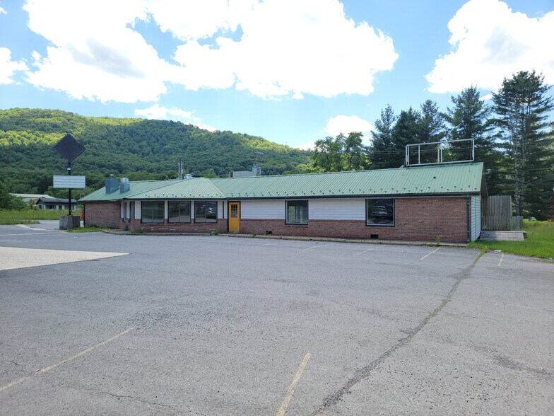693 Slaty Fork Rd, Slatyfork, WV à louer - Photo de l’immeuble – Image 1 sur 15