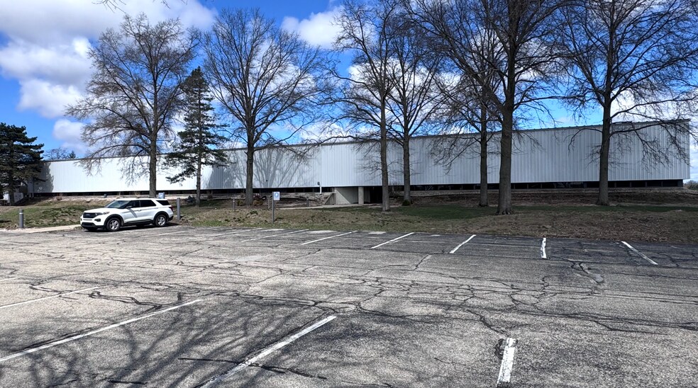 10845 Chicago Dr, Zeeland, MI à vendre - Photo principale – Image 1 sur 10