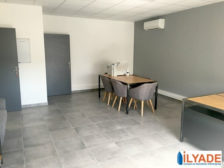 43 Chemin De La Sarriere, Meyreuil à louer - Photo intérieure – Image 3 sur 6