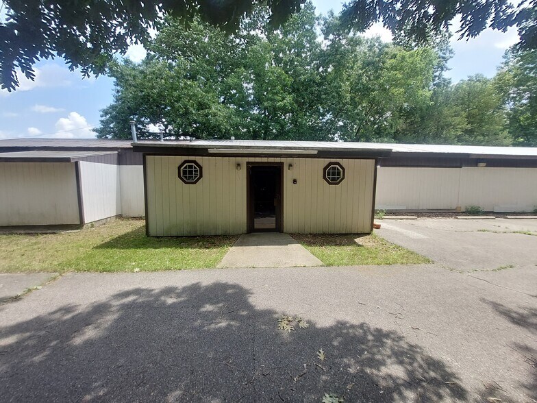 1724 E Bertrand Rd, Niles, MI à vendre - Photo de l’immeuble – Image 3 sur 38