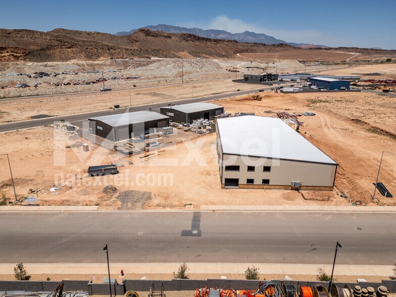 3321 E Plant Dr, Washington, UT à louer - Photo de l’immeuble – Image 3 sur 8