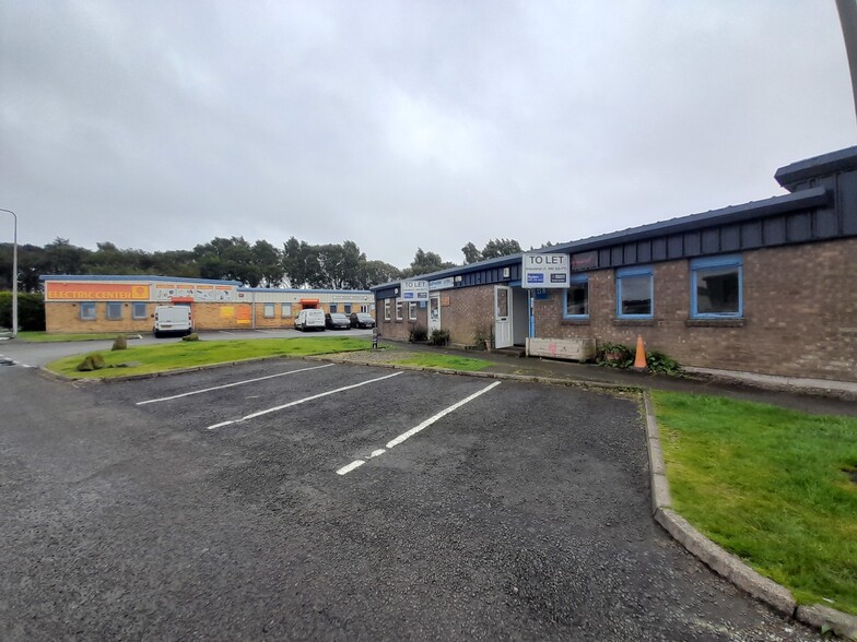 7 Dickson Ct, Dunfermline à louer - Photo de l’immeuble – Image 2 sur 11