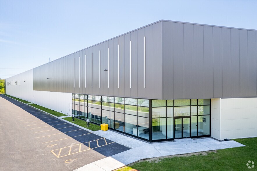 860 St Turnbull, Beauharnois, QC à louer - Photo de l’immeuble – Image 1 sur 7