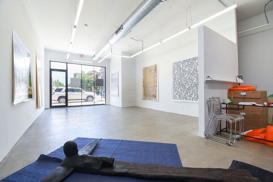 864 N Ashland Ave, Chicago, IL à louer - Photo de l’immeuble – Image 3 sur 14