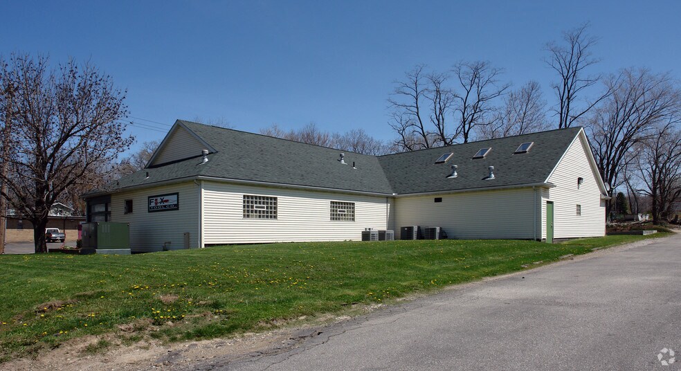 1471 Main St, Cuyahoga Falls, OH à vendre - Photo principale – Image 1 sur 2