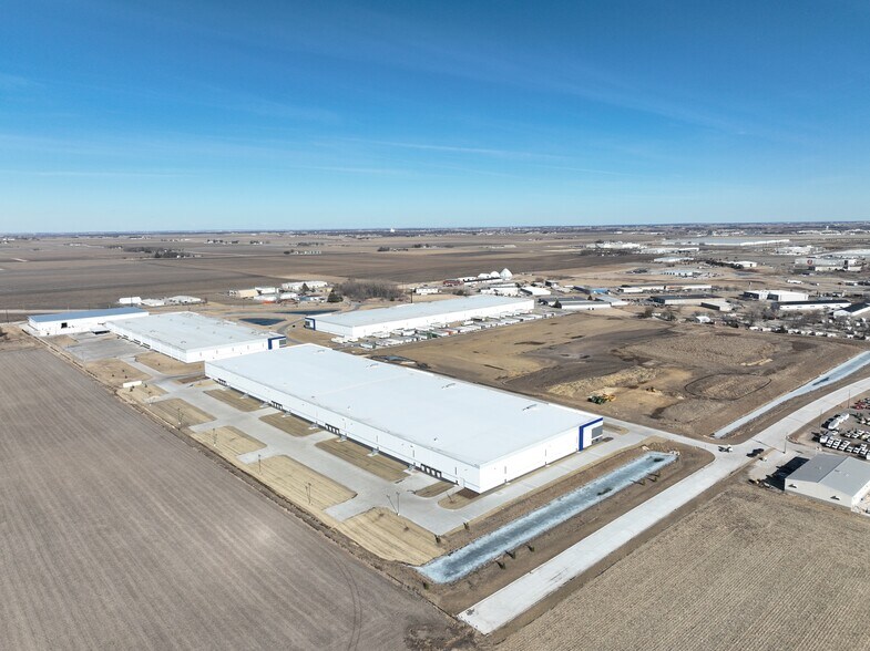 8730 Northwest Blvd, Davenport, IA à louer - Aérien – Image 2 sur 12