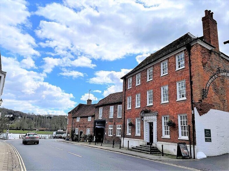 86 New St, Henley On Thames à vendre - Photo de l’immeuble – Image 3 sur 5