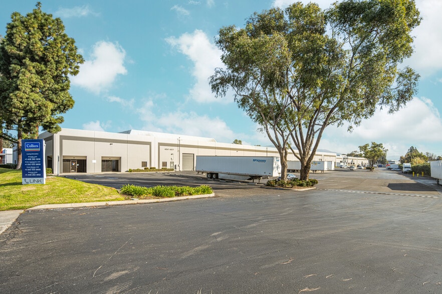 40545-40577 Albrae St, Fremont, CA à louer - Photo de l’immeuble – Image 3 sur 6